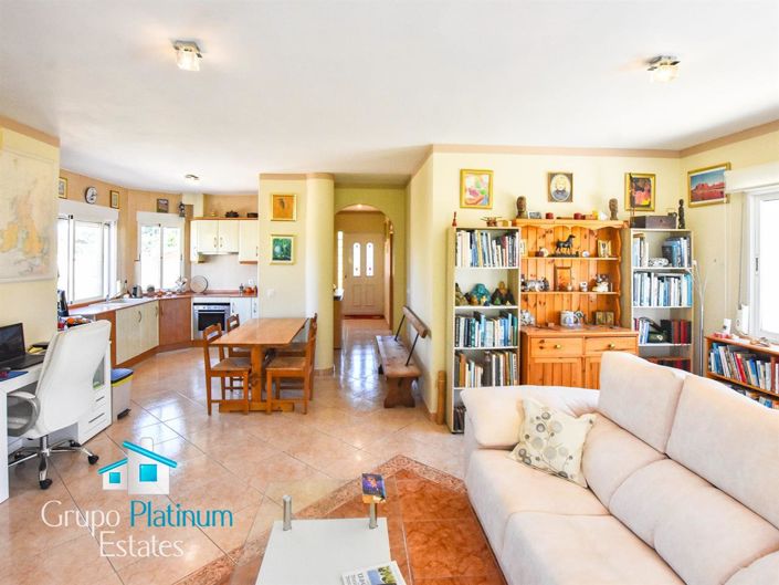 Image No.6-4 Bed Villa for sale