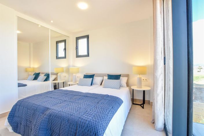 Image No.12-2 Bed Property for sale