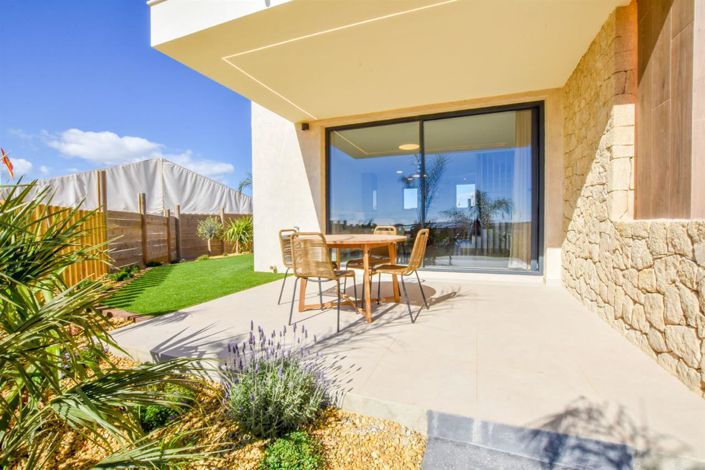 Image No.17-2 Bed Property for sale