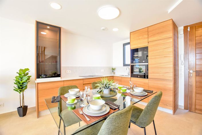 Image No.7-2 Bed Property for sale