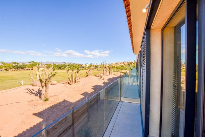 Image No.15-2 Bed Property for sale