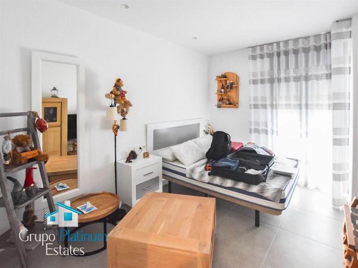 Image No.11-3 Bed Property for sale