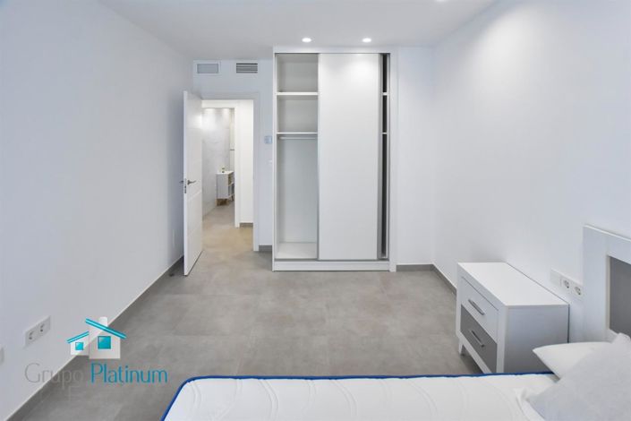 Image No.15-3 Bed Property for sale