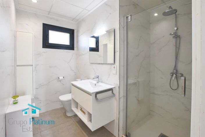 Image No.16-3 Bed Property for sale