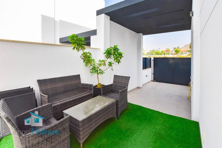 Image No.24-3 Bed Property for sale