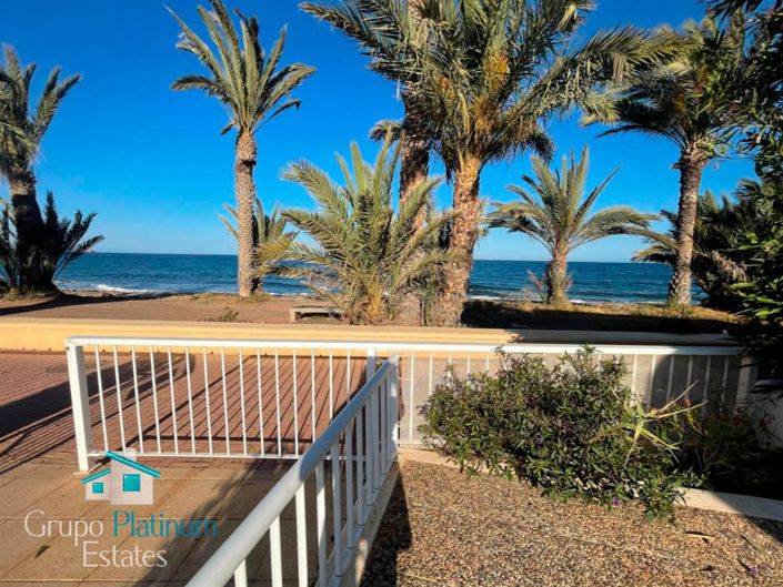 Image No.1-4 Bed Villa for sale