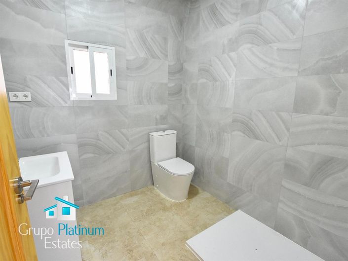 Image No.11-3 Bed Villa for sale