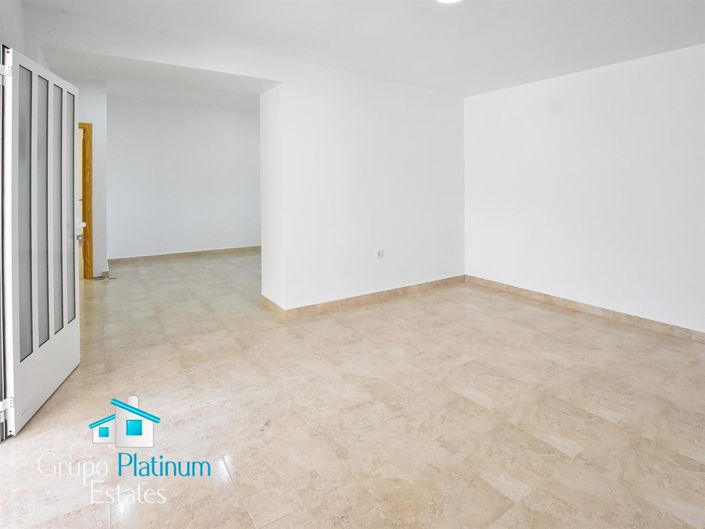 Image No.3-3 Bed Villa for sale