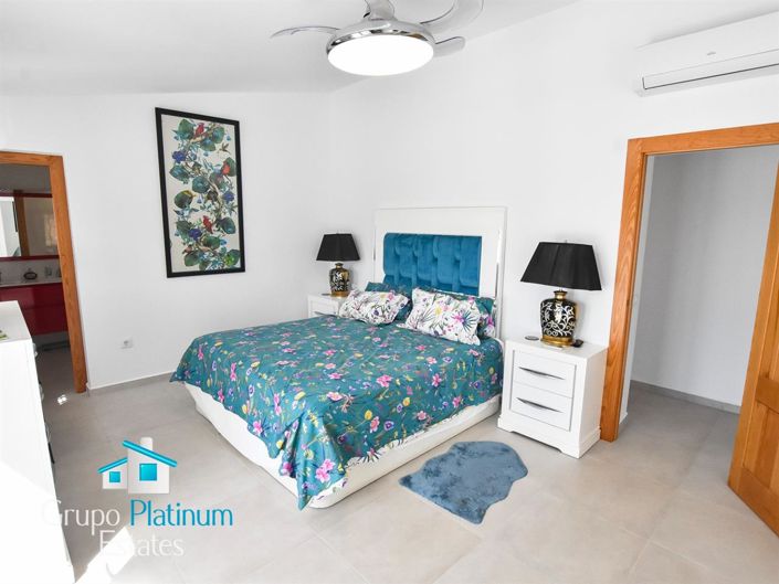 Image No.18-5 Bed Villa for sale