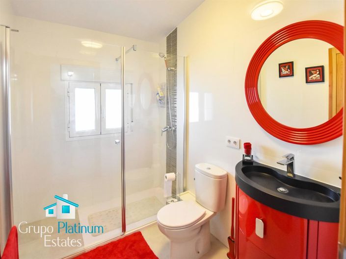 Image No.25-5 Bed Villa for sale