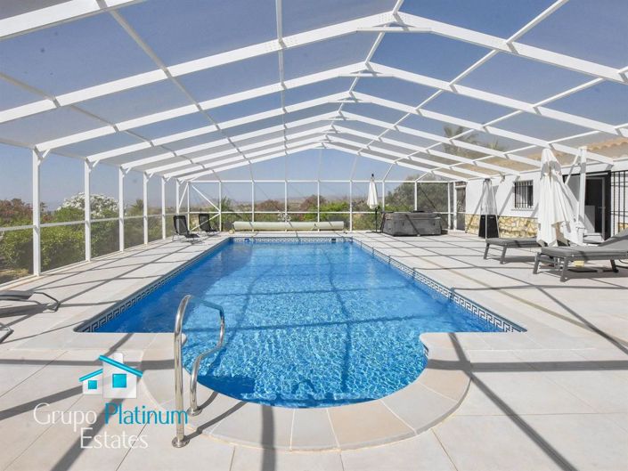 Image No.10-5 Bed Villa for sale