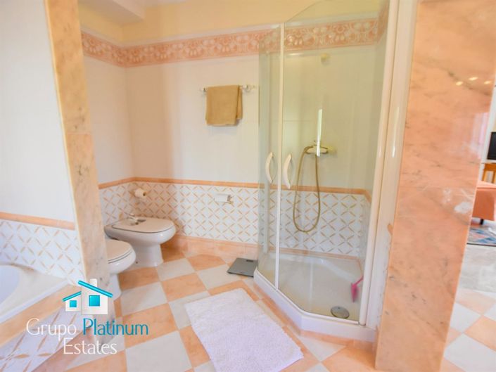 Image No.23-3 Bed Villa for sale