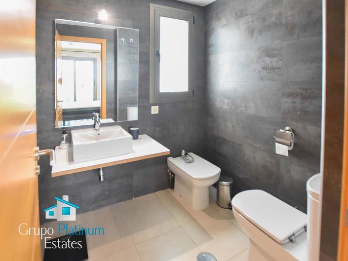 Image No.18-2 Bed Apartment for sale