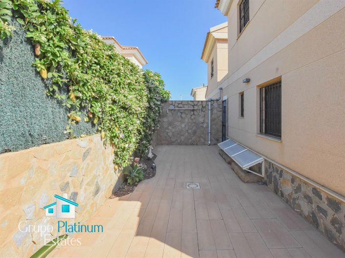 Image No.26-3 Bed Villa for sale