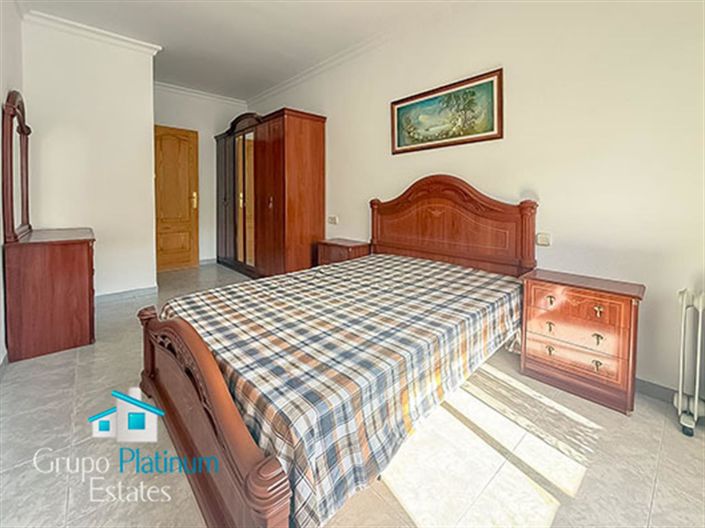 Image No.11-4 Bed Property for sale