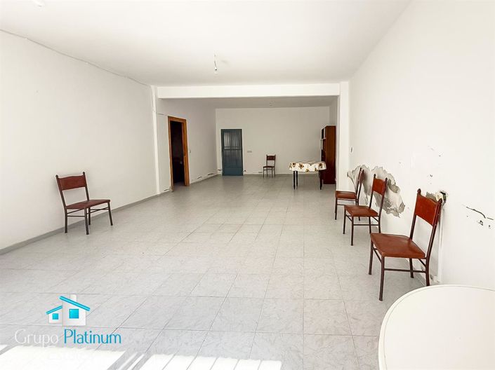 Image No.13-4 Bed Property for sale