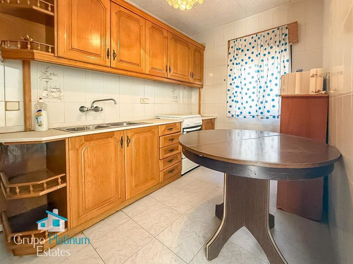 Image No.3-4 Bed Property for sale