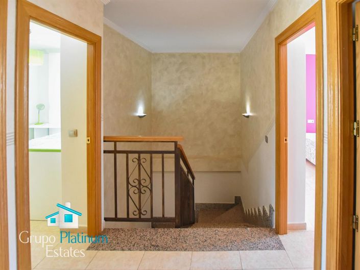 Image No.11-5 Bed Property for sale