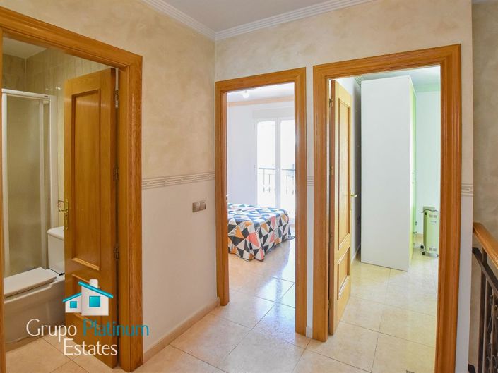 Image No.12-5 Bed Property for sale