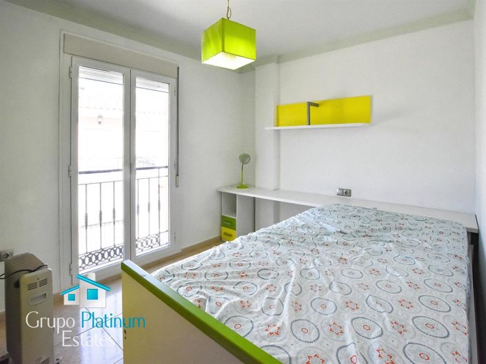 Image No.20-5 Bed Property for sale