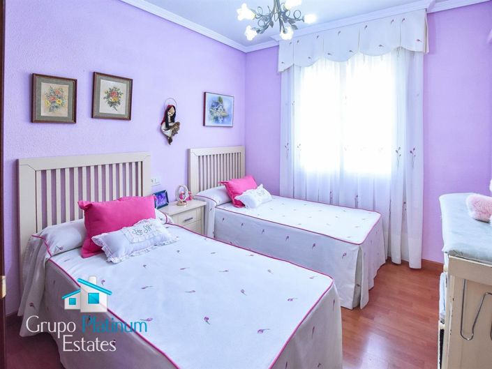 Image No.14-3 Bed Property for sale