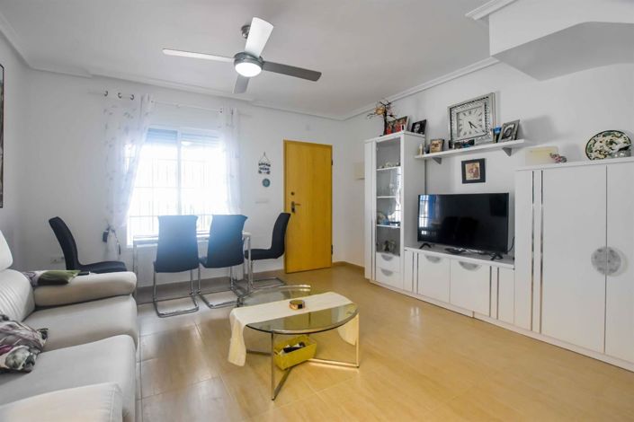 Image No.10-3 Bed Property for sale