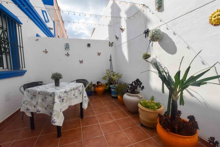 Image No.14-3 Bed Property for sale