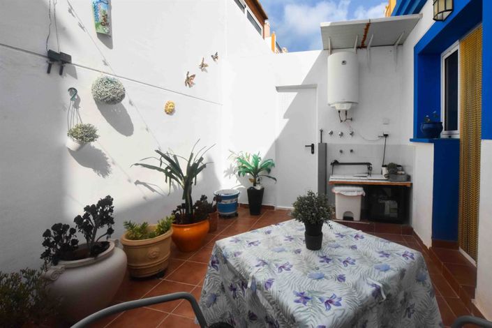 Image No.15-3 Bed Property for sale