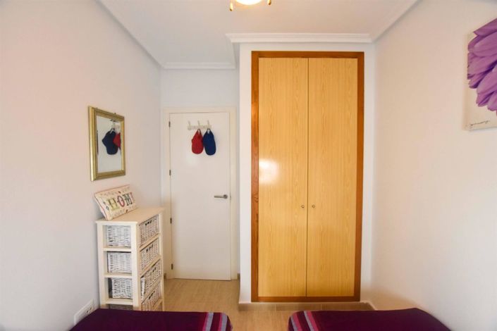 Image No.19-3 Bed Property for sale