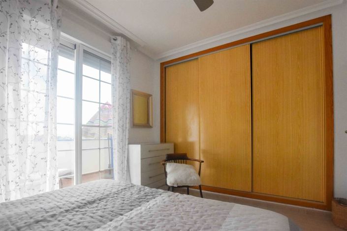 Image No.24-3 Bed Property for sale