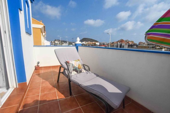 Image No.25-3 Bed Property for sale