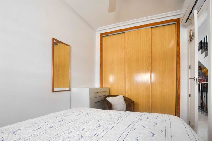 Image No.29-3 Bed Property for sale