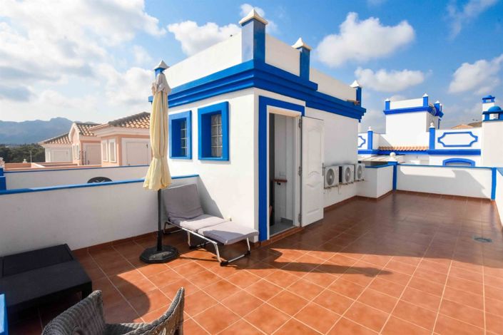 Image No.36-3 Bed Property for sale