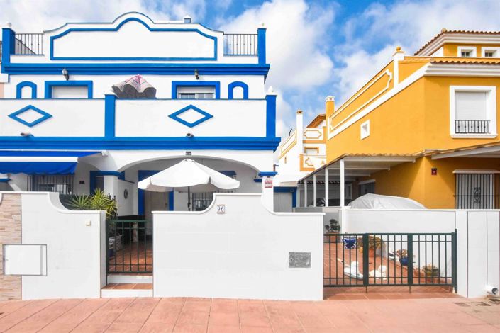 Image No.37-3 Bed Property for sale