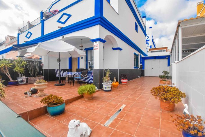 Image No.38-3 Bed Property for sale