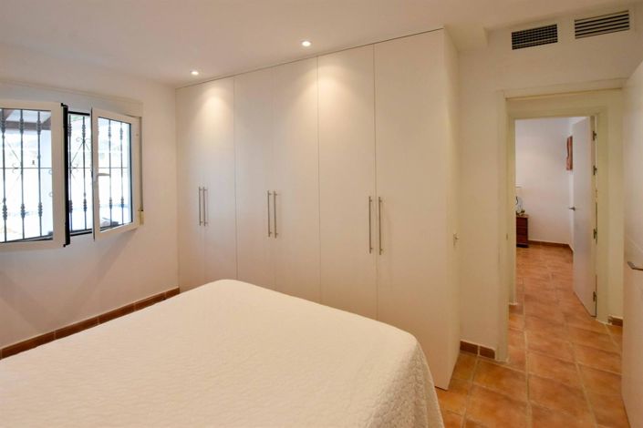 Image No.37-3 Bed Villa for sale