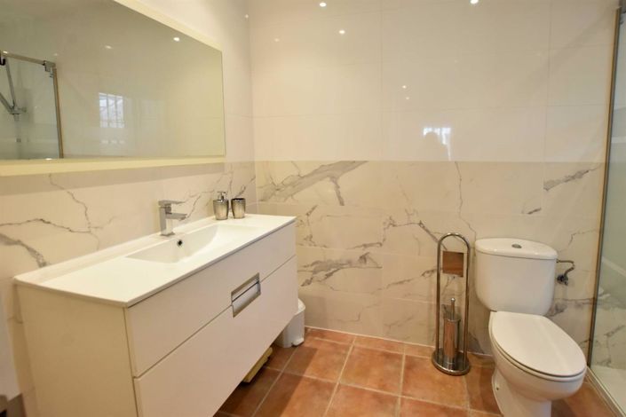 Image No.39-3 Bed Villa for sale