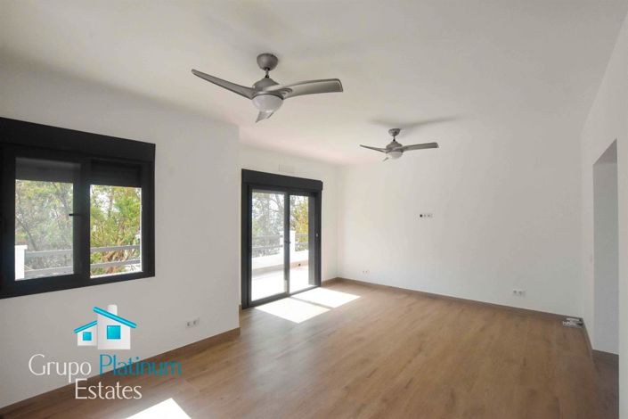 Image No.20-2 Bed Villa for sale