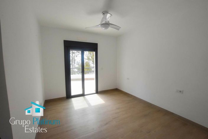 Image No.32-2 Bed Villa for sale