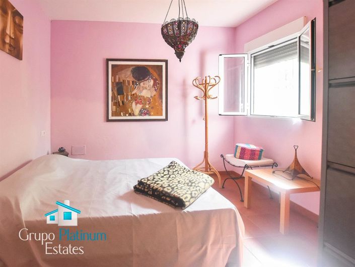 Image No.9-5 Bed Property for sale