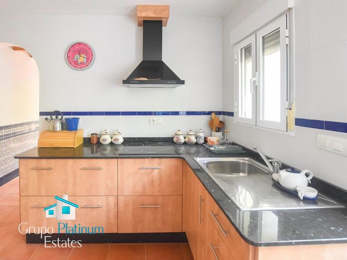 Image No.3-5 Bed Property for sale