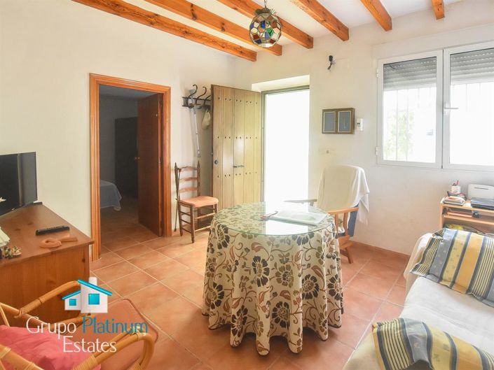 Image No.7-5 Bed Property for sale