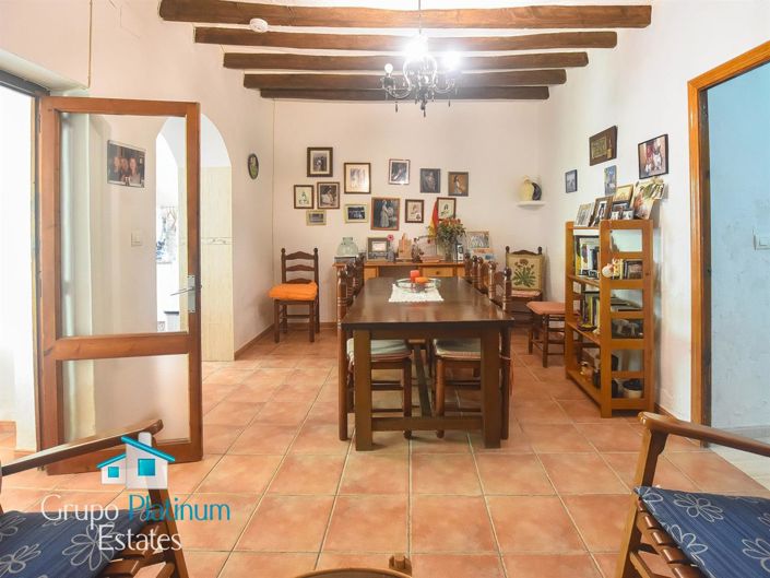 Image No.6-5 Bed Property for sale