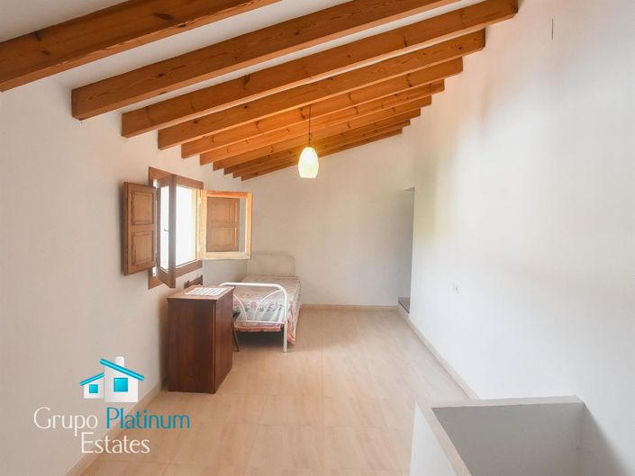 Image No.19-5 Bed Property for sale