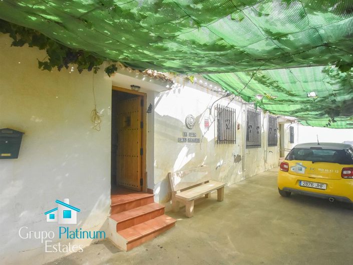 Image No.35-5 Bed Property for sale