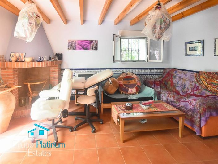 Image No.21-5 Bed Property for sale