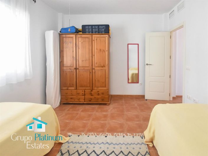 Image No.14-3 Bed Property for sale