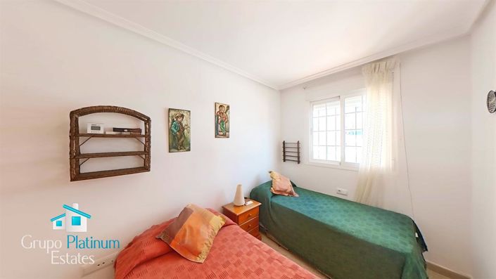 Image No.18-3 Bed Property for sale