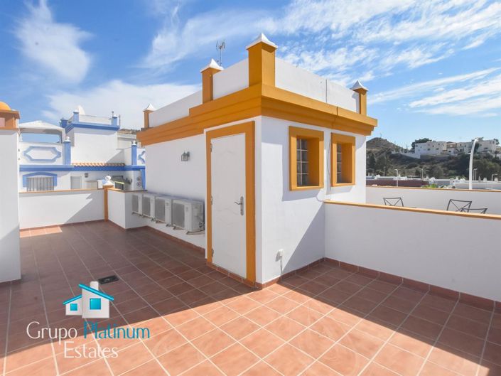 Image No.20-3 Bed Property for sale