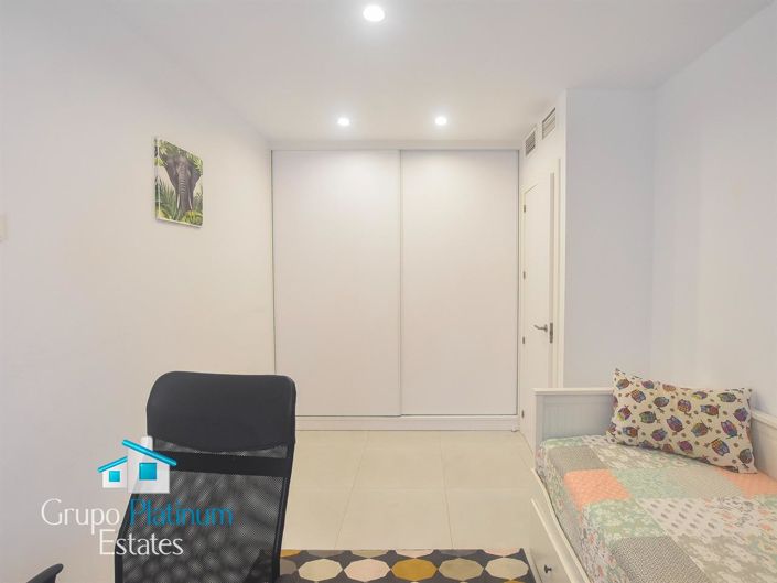 Image No.17-3 Bed Property for sale